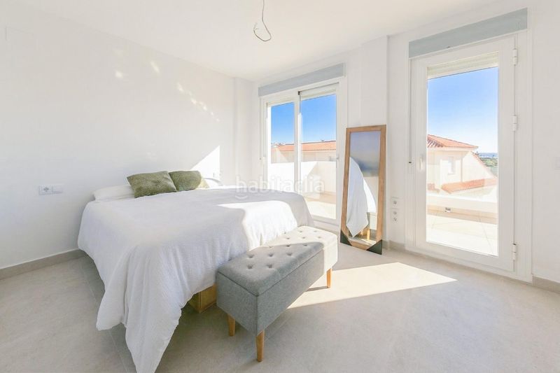 Foto 592a0052-3226-4c6b-aff1-1229aed482bd. Casa aparellada amb aparcament a Manilva pueblo Manilva