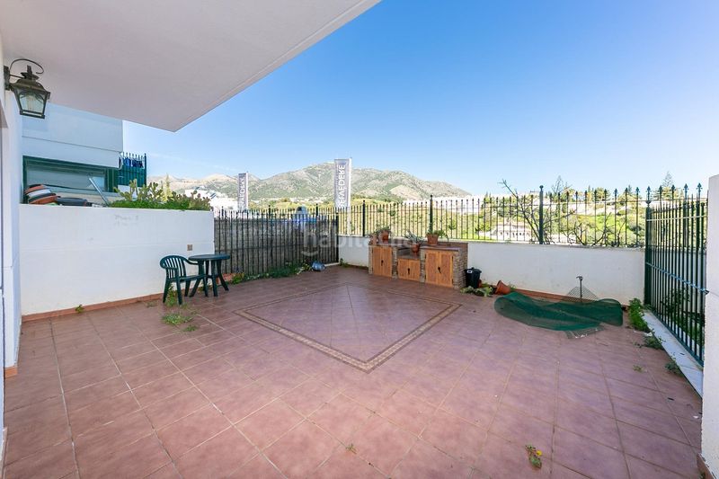 Foto 8fa7fbae-e0d7-4210-bf44-305c50bac953. Planta baixa amb calefacció aparcament piscina a Fuengirola