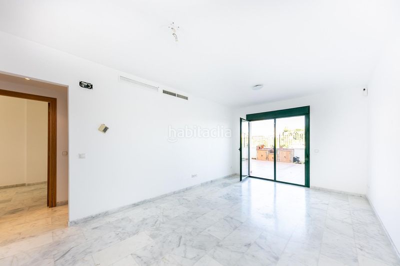Foto a9dacc48-6727-41d5-a6d9-f9a063333bb5. Planta baixa amb calefacció aparcament piscina a Fuengirola