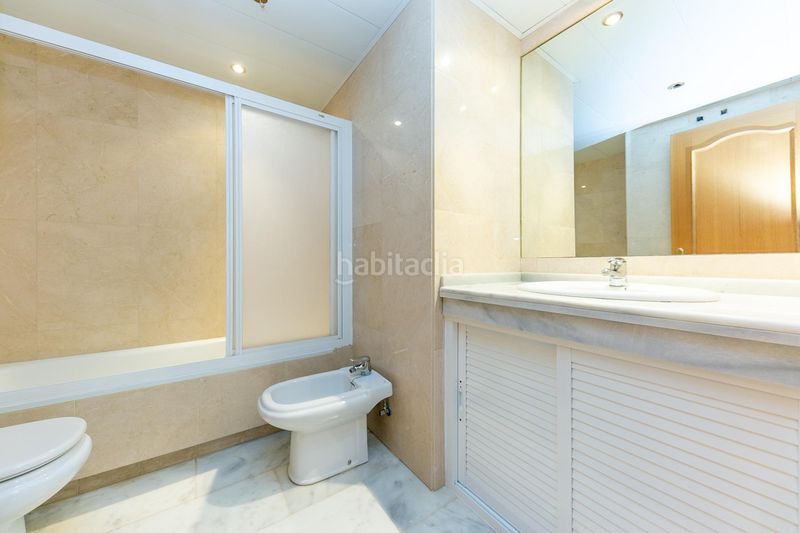 Foto be56a279-dc48-4b72-b1c2-eaa1f721c90d. Planta baixa amb calefacció aparcament piscina a Fuengirola