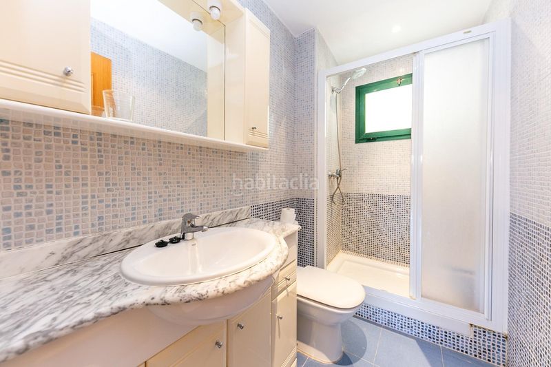 Foto f7ca9824-7149-4956-9db8-02f26533151f. Planta baixa amb calefacció aparcament piscina a Fuengirola