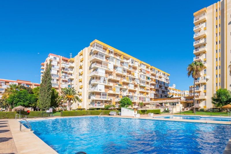 Foto ec94e1b6-e90a-4eb0-b562-0845177228bc. Estudi a avenida gamonal 4 a Parque de la Paloma Benalmádena