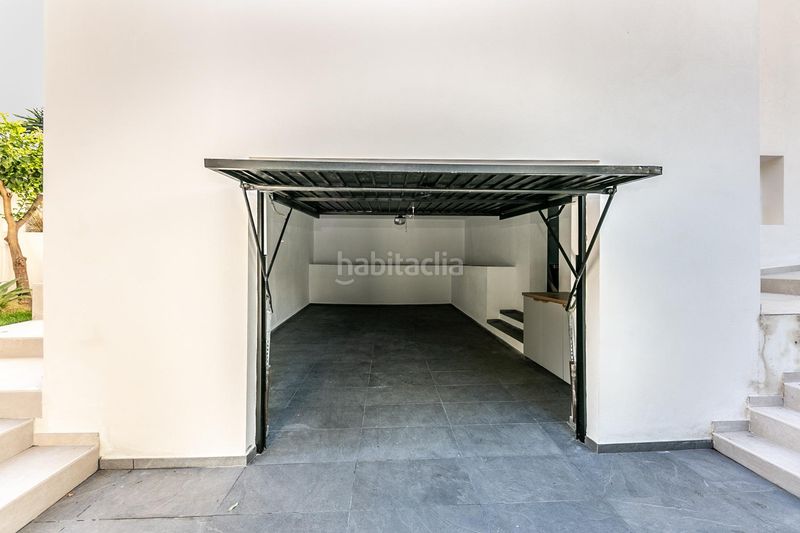 Foto eef32e0c-f94e-4a49-85b1-cd85a399f746. Casa amb aparcament piscina a Torreblanca del Sol Fuengirola