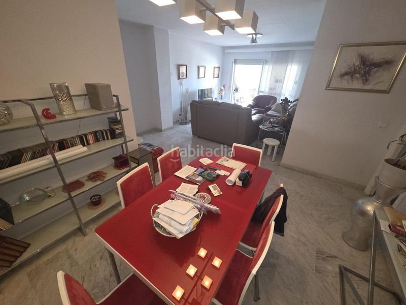 Foto f79970fe-f1cb-4c1c-b383-a55b8e9cc6de. Apartament amb aparcament a Centro ciudad Fuengirola