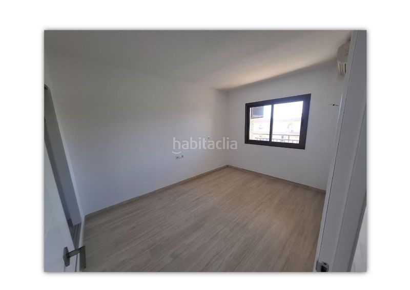 Foto c07a8008-1b7b-4446-9610-8284f9d44ff7. Apartament amb piscina a Playa de los Boliches Fuengirola