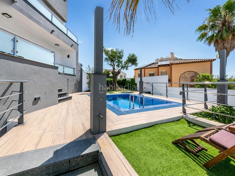 Foto 1de658f8-8df2-4412-9833-84db07345581. Casa aparellada amb calefacció aparcament piscina a Mijas