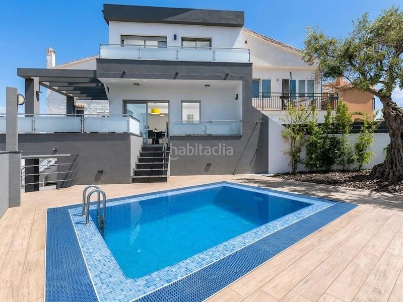 Foto 382e4671-3f5b-4b87-a0d5-d5b0cbee4db5. Casa aparellada amb calefacció aparcament piscina a Mijas