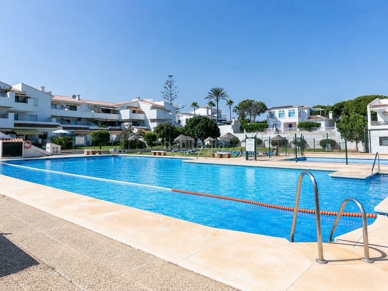 Foto 98c44b15-904c-45f2-a5cb-d54e7c902e2a. Casa aparellada amb calefacció aparcament piscina a Mijas