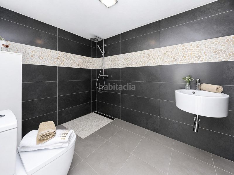 Foto 9a199802-28ff-4492-9466-1b547aae9702. Casa aparellada amb calefacció aparcament piscina a Mijas