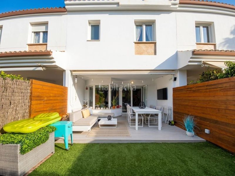 Foto cfb52dca-9059-4e47-8f1d-6ca3768de2ec. Casa aparellada amb calefacció aparcament piscina a Benalmádena