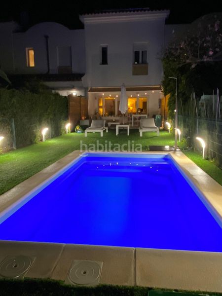 Foto e3ce61c6-2924-4fa0-b0b8-6c7e3cf0fc19. Casa aparellada amb calefacció aparcament piscina a Benalmádena