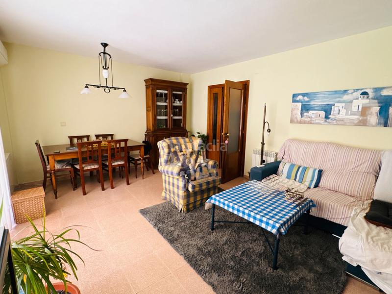 Foto 414fdaa0-6615-4a27-bd18-c137c9d07b21. Chalet con riscaldamento parcheggio in Villaverde Alto Madrid