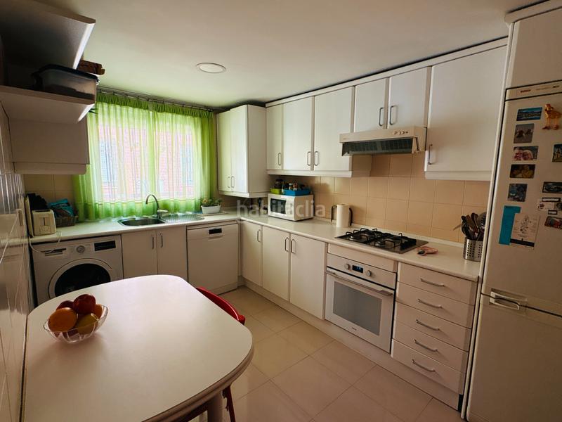 Foto e3a9f073-88aa-43e2-90a6-aaa8508a6b7f. Chalet con riscaldamento parcheggio in Villaverde Alto Madrid