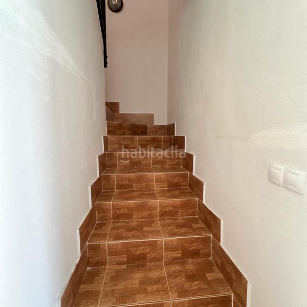 Foto 086202f0-f77c-4cc7-a0ea-511be8f81764. Casa aparellada amb aparcament a Casar de Escalona (El)