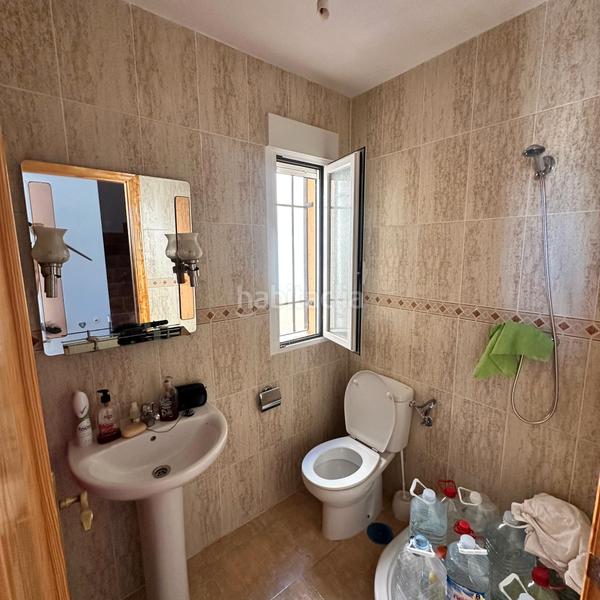 Foto 2140a3fc-cef5-486a-ab3b-a51eccc4e220. Casa aparellada amb aparcament a Casar de Escalona (El)