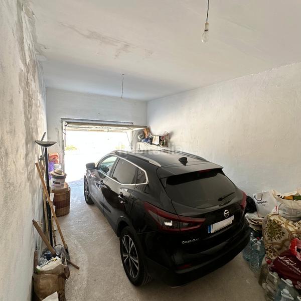 Foto 3546e367-457a-43dd-a4fc-9abb935e128a. Casa aparellada amb aparcament a Casar de Escalona (El)