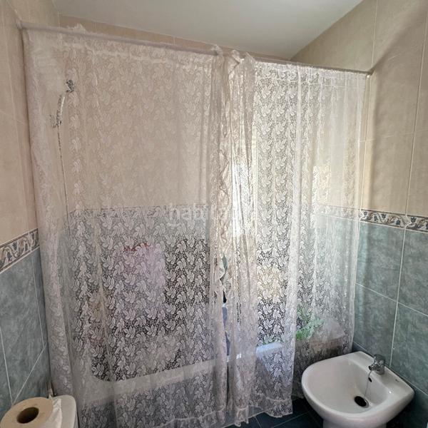 Foto 36c79b21-fb45-4455-9a12-80f2d0297435. Casa aparellada amb aparcament a Casar de Escalona (El)