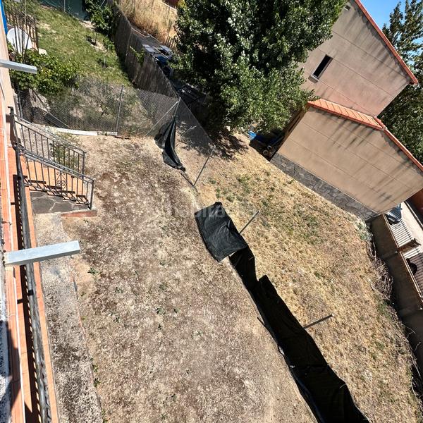 Foto 370f23c2-fd8d-4b1c-8ee9-341357d4cf43. Casa aparellada amb aparcament a Casar de Escalona (El)