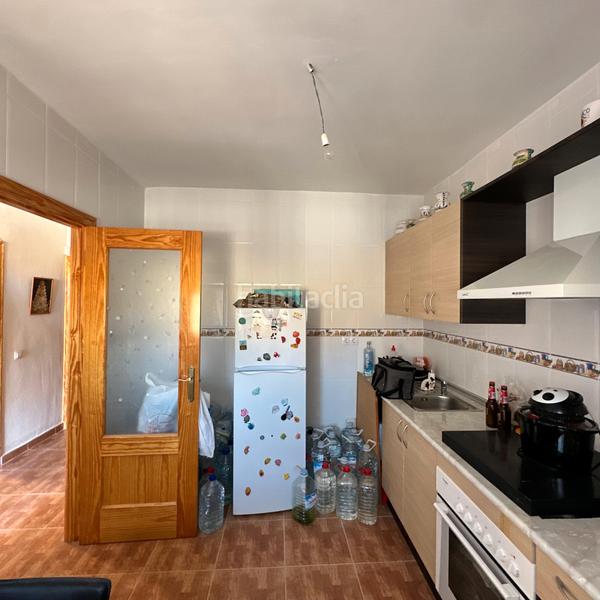 Foto 557303cc-c2a9-4e83-8940-07959a378cc6. Casa aparellada amb aparcament a Casar de Escalona (El)