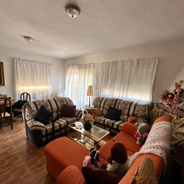 Foto 8b70f560-26f1-4dd6-92f3-52921f9e8882. Casa aparellada amb aparcament a Casar de Escalona (El)