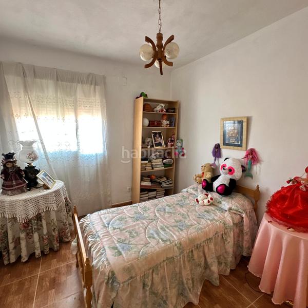 Foto cdbb029b-9ec4-48f0-875c-0d9cea3faee3. Casa aparellada amb aparcament a Casar de Escalona (El)