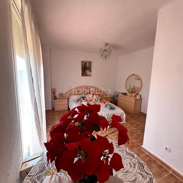 Foto ece4cd21-2066-4172-8888-14f63c08df55. Casa aparellada amb aparcament a Casar de Escalona (El)