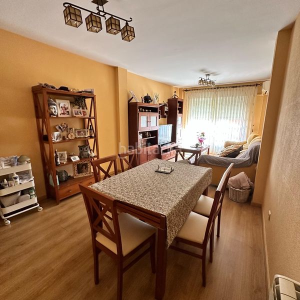 Foto b0580eb2-378d-4cbd-867a-04b75bbc9ea7. Pis amb calefacció aparcament piscina a Fuensalida