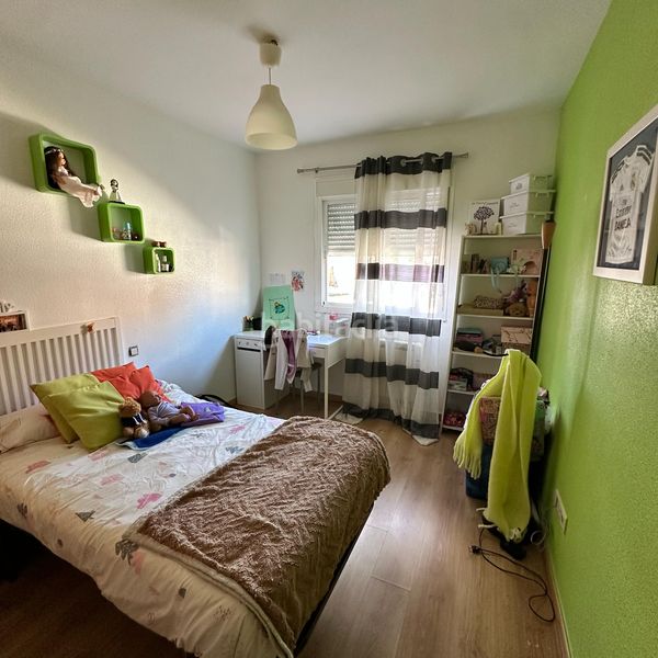 Foto b6ba6c81-99b7-434b-bcd2-4e015a144fcd. Pis amb calefacció aparcament piscina a Fuensalida