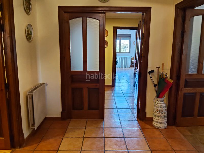 Foto d84d4565-7a35-4bd5-b3d6-e453d8afce00. Xalet amb xemeneia calefacció aparcament piscina a Toledo