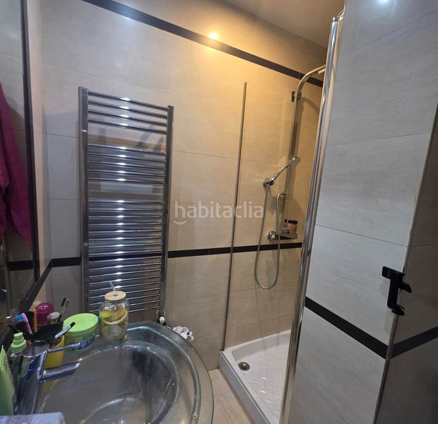 Foto 5be7150a-db93-4d78-8ba9-5e7010fd30e2. Penthouse with heating parking in Ventas Madrid