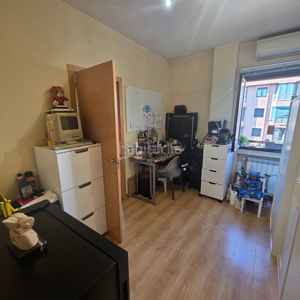 Foto b014ea15-b87c-4a31-8e5c-e031c468ab2c. Penthouse with heating parking in Ventas Madrid