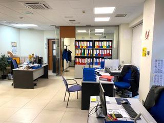 Local commercial  Calle del arroyo bueno. Fantastico local multiusos