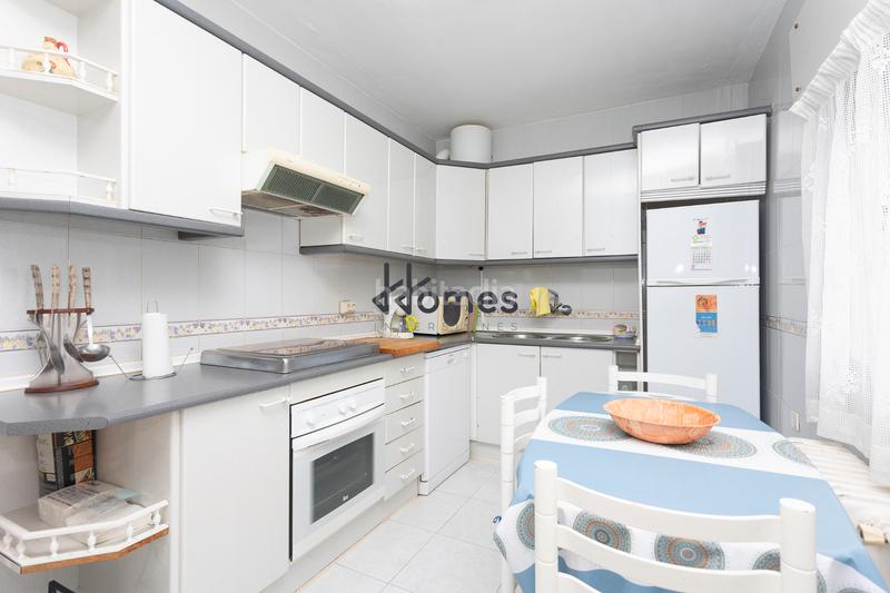 Foto 24100c56-6bf2-4da7-84a2-b624696491d4. Xalet amb xemeneia calefacció aparcament piscina a Santa Cruz del Retamar