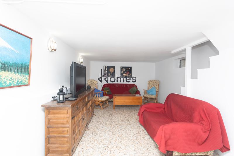 Foto 72f5c008-d529-4350-af1d-ee1bcdd2e8b3. Xalet amb xemeneia calefacció aparcament piscina a Santa Cruz del Retamar