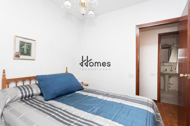 Foto a7676d91-d996-4759-a358-dad67ffdd498. Xalet amb xemeneia calefacció aparcament piscina a Santa Cruz del Retamar