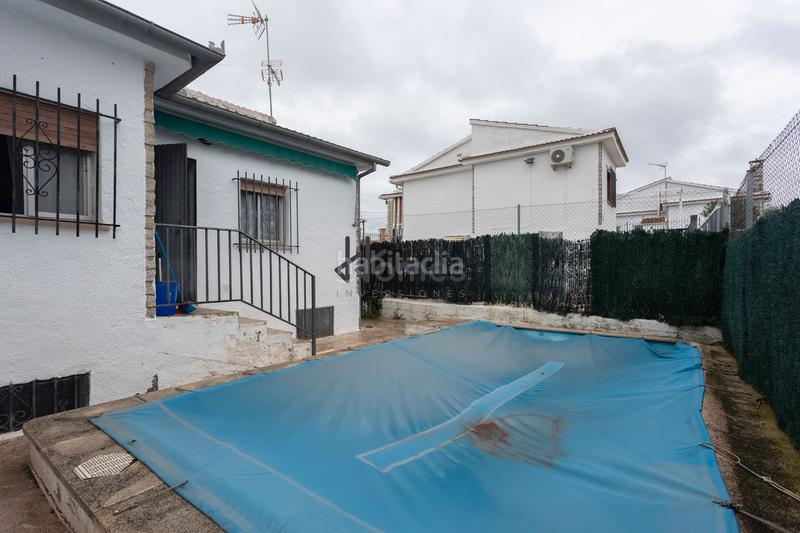 Foto c53effd2-b759-47d7-9849-f4d1a0f44cf3. Xalet amb xemeneia calefacció aparcament piscina a Santa Cruz del Retamar