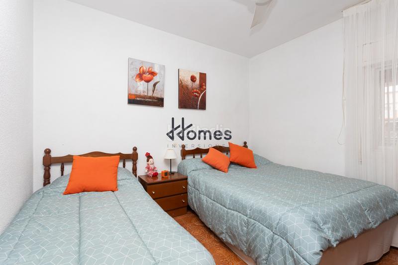 Foto f833bd9e-ecc1-4972-b523-d1134b63c3e6. Xalet amb xemeneia calefacció aparcament piscina a Santa Cruz del Retamar