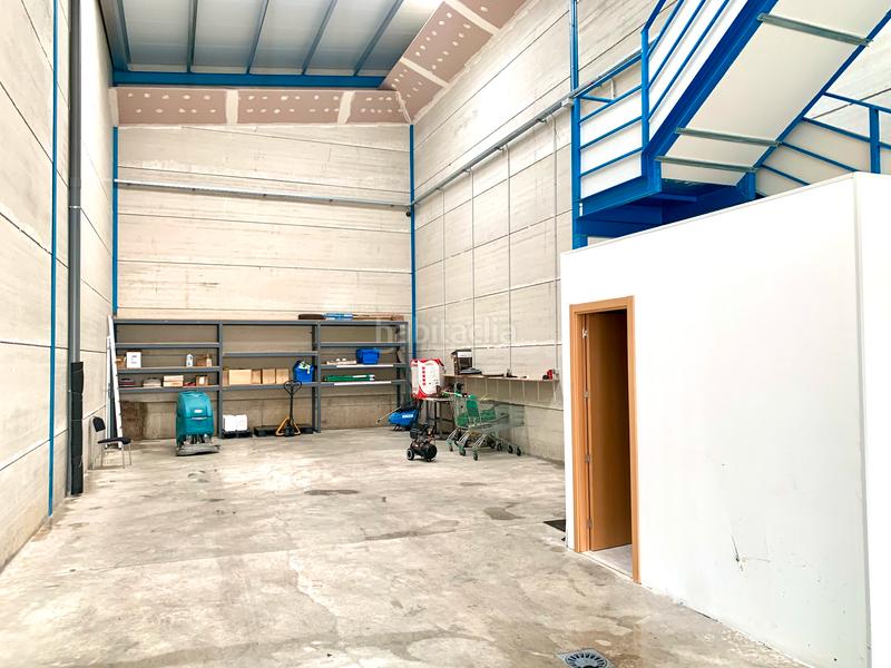 Foto 0dbf3d45-34be-448b-9ba9-9a3fd9f7b534. Capannone industriale in Las Castañeras - Bulevar Arroyomolinos