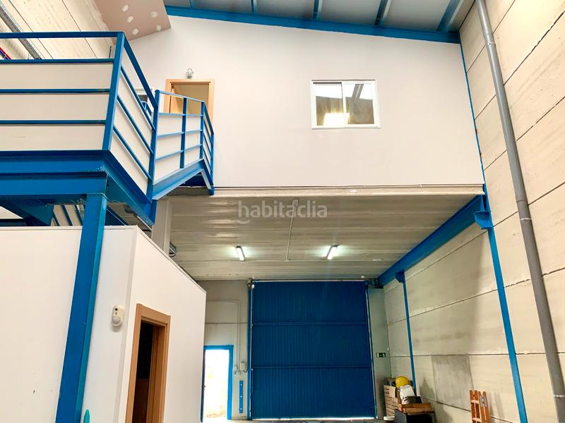 Foto 86acb44b-3d6e-4e73-9ab2-543bfcfaaefa. Nave industrial en Las Castañeras - Bulevar Arroyomolinos