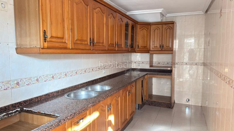 Foto f485e9cf-365d-4920-b4a3-f6322f843e7d. Casa adossada amb aparcament a Centro Mijas