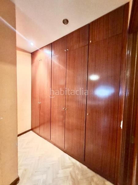 Foto 7356ba41-ae53-4e28-9566-82b9283423e7. Pis amb calefacció a Reyes Parla