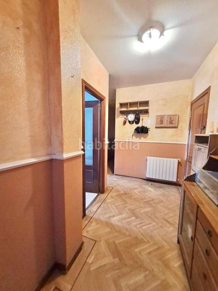 Foto d1512cd1-3ea1-4ef0-bb44-c34b6df942e5. Pis amb calefacció a Reyes Parla