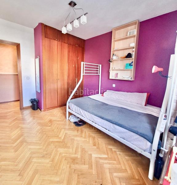 Foto da7ca11b-fa1e-4a09-848e-29fb70bbf41d. Pis amb calefacció a Reyes Parla