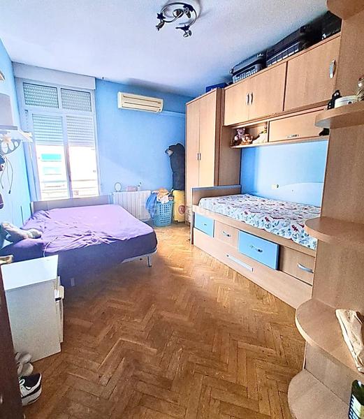 Foto f8fe21e0-208f-4237-a1bc-8696c5519e81. Pis amb calefacció a Reyes Parla