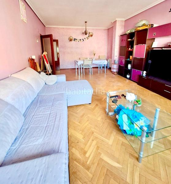 Foto fc31682a-6d06-4923-a59d-4988fe40e234. Pis amb calefacció a Reyes Parla