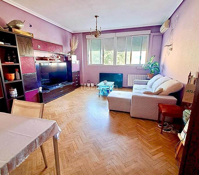 Foto fd9f4285-30f8-449d-8936-b3260afb00f7. Pis amb calefacció a Reyes Parla