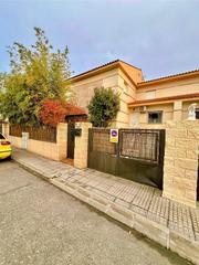 Maison jumelée à Cedillo del Condado. Ojo, son dos amplias casas!!!