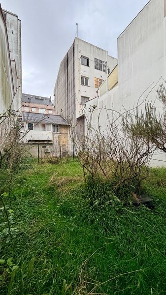 Foto f840a6e3-077b-44d9-8bf6-ce9738569a59. Casa adossada a n/a 24 a Porta Nova Ferrol