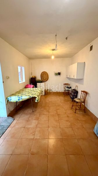 Foto e1295983-de33-4654-a26a-217e4a76e583. Edifici a Piñeiros - Freixeiro Narón