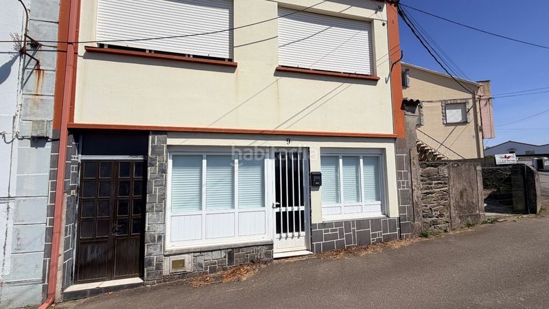 Foto dc1af240-fba6-4369-8762-8bc159057098. Casa adossada amb aparcament a Mugardos